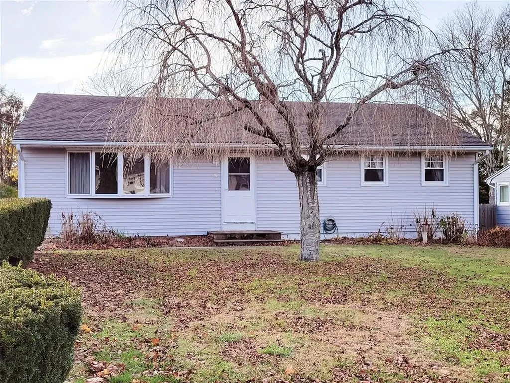 8 David Avenue Westerly RI 02891