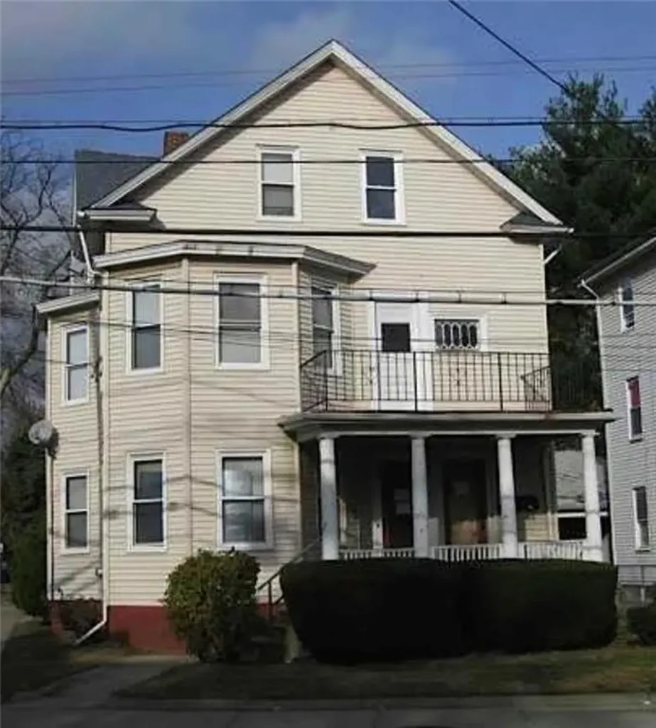 651 Smith Street Providence RI 02908