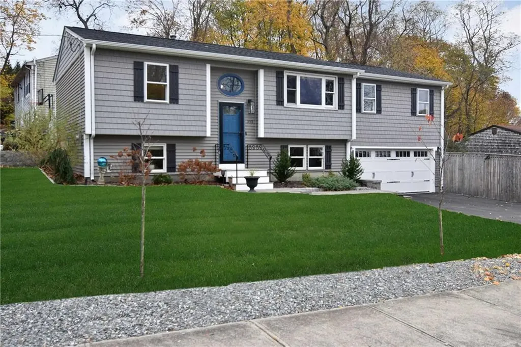 393 Warwick Neck Avenue Warwick RI 02889