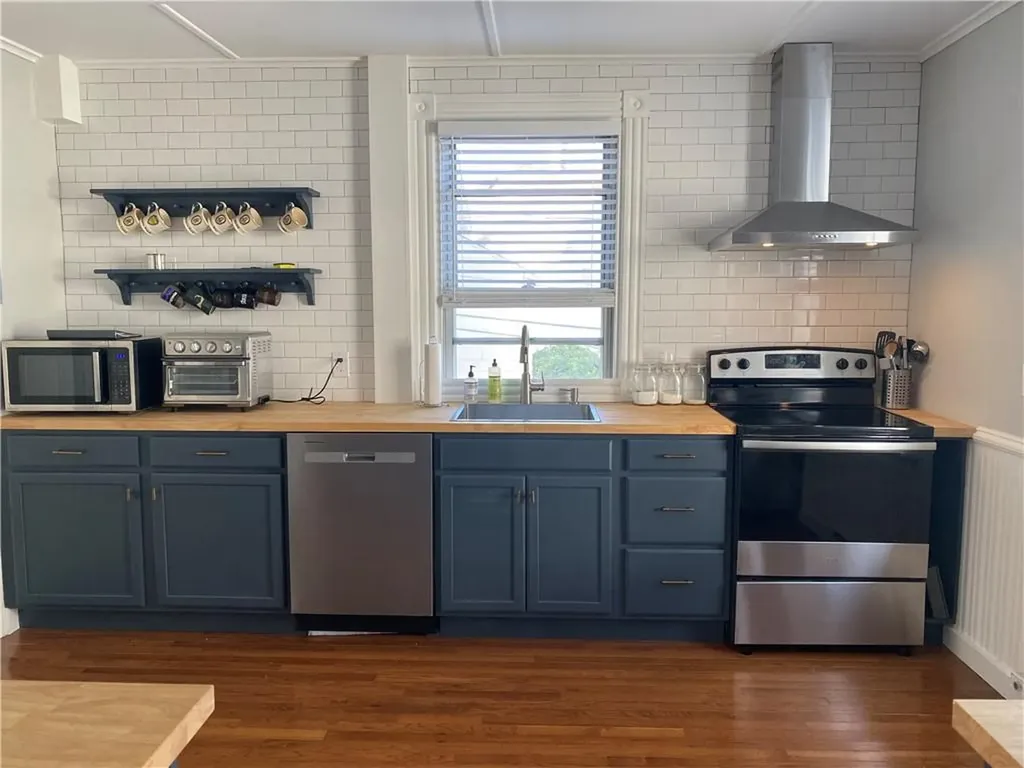 7 Pleasant Street Newport RI 02840
