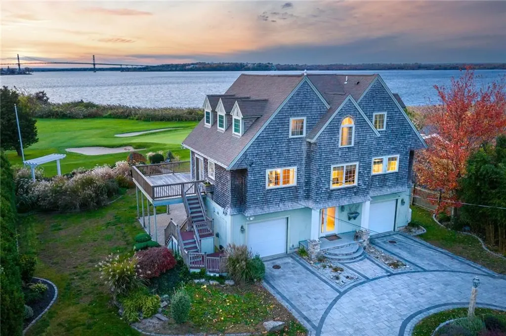 30 Attleboro Avenue Portsmouth RI 02871