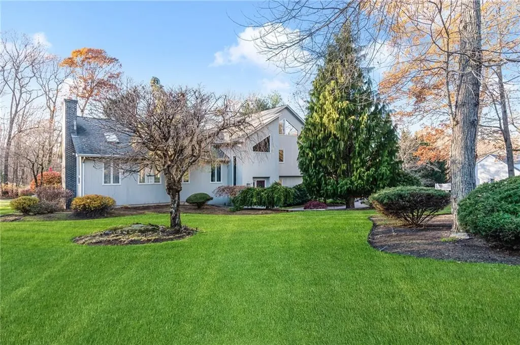 19 Bridle Drive Lincoln RI 02865