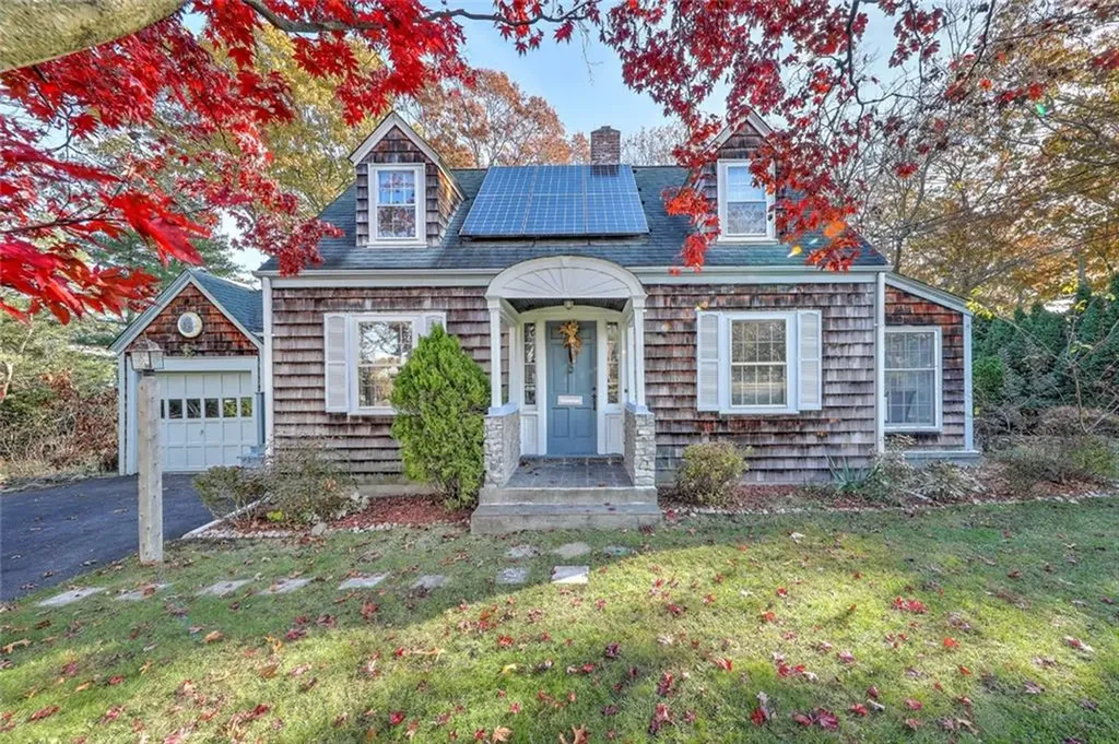 46 Upland Way Barrington RI 02806