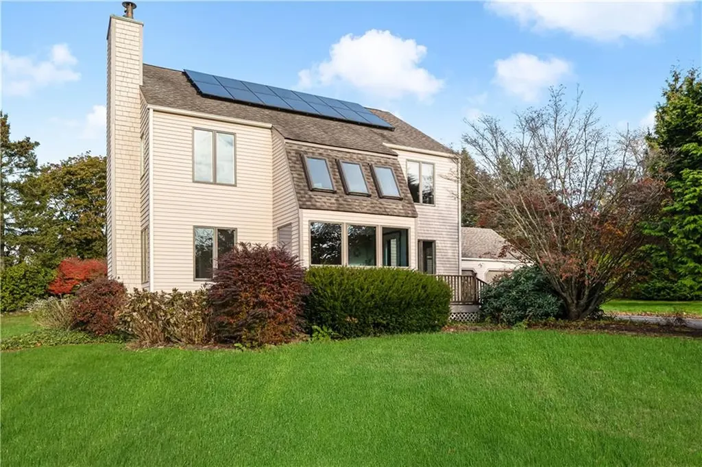 1 Coggeshall Circle Middletown RI 02842