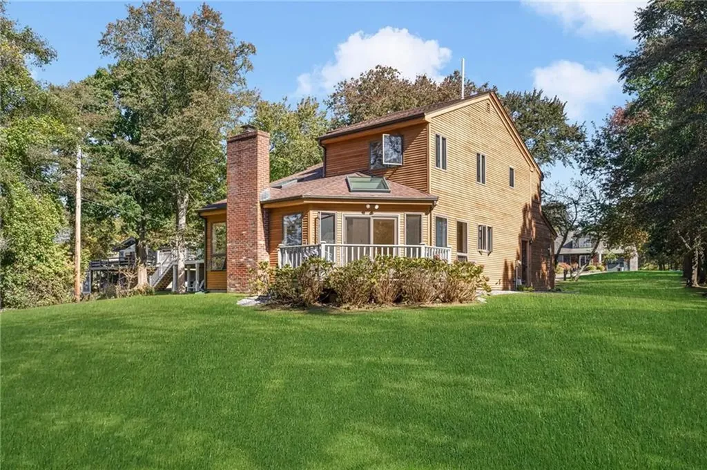 14 South Trail Narragansett RI 02882