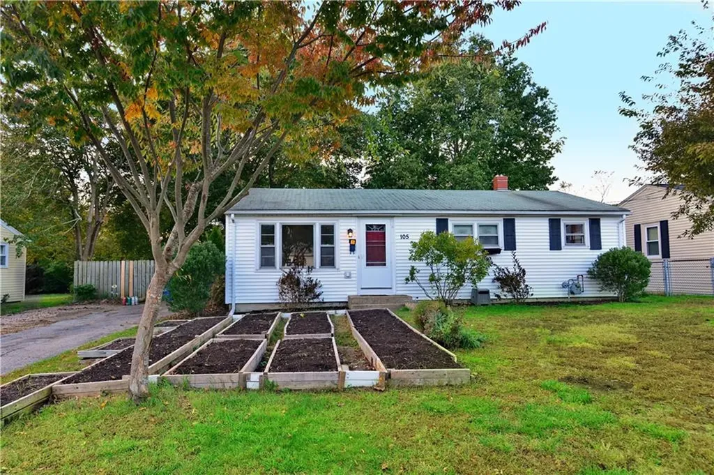 105 White Avenue Warwick RI 02889