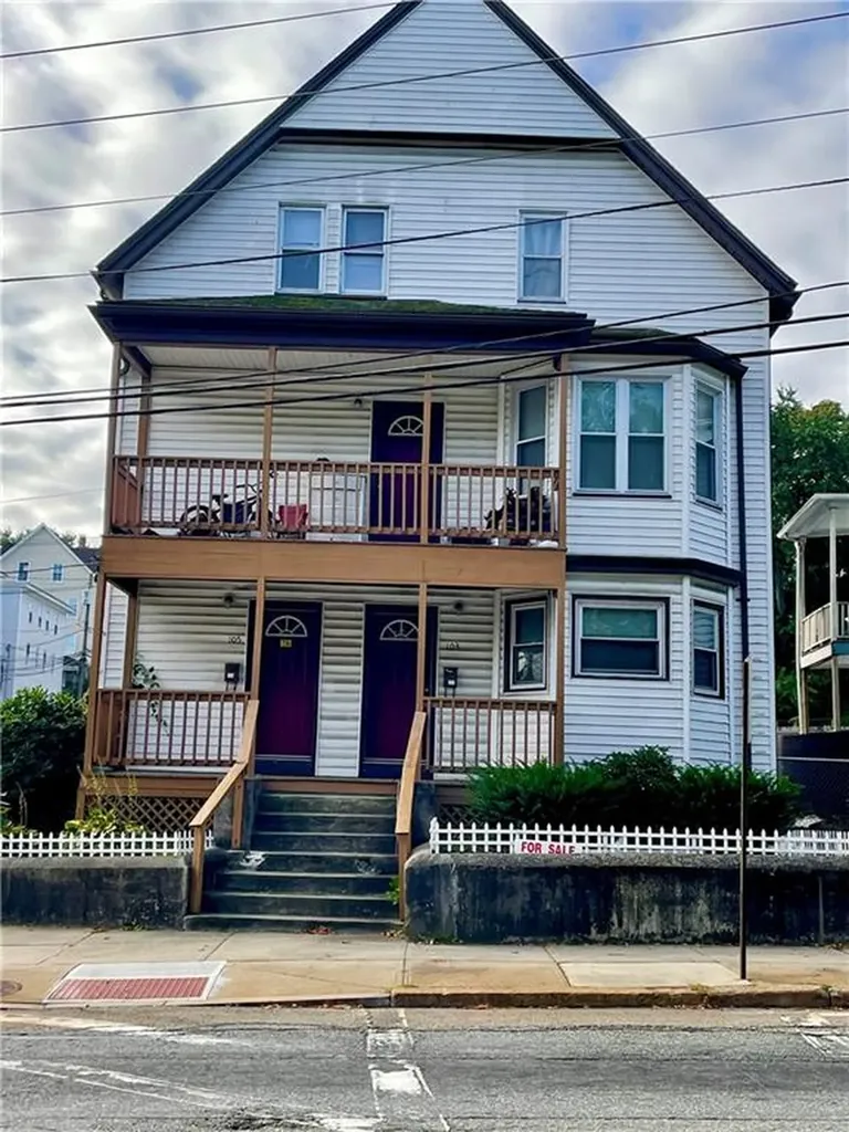 103 Hamlet Avenue Woonsocket RI 02895