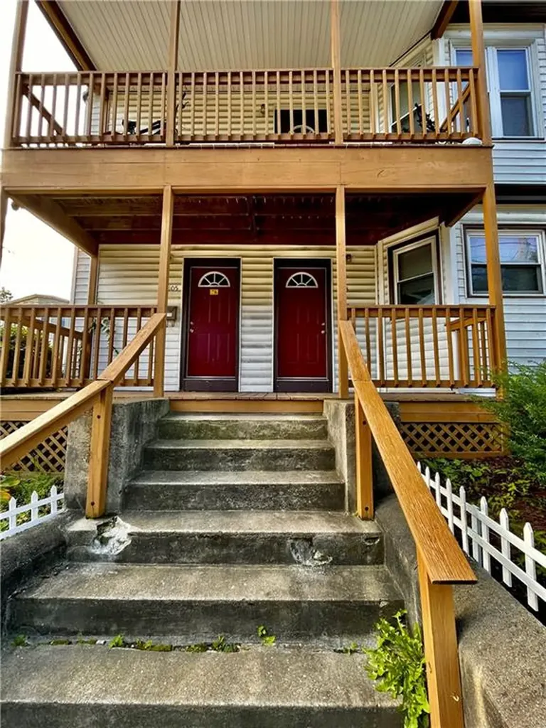 103 Hamlet Avenue Woonsocket RI 02895