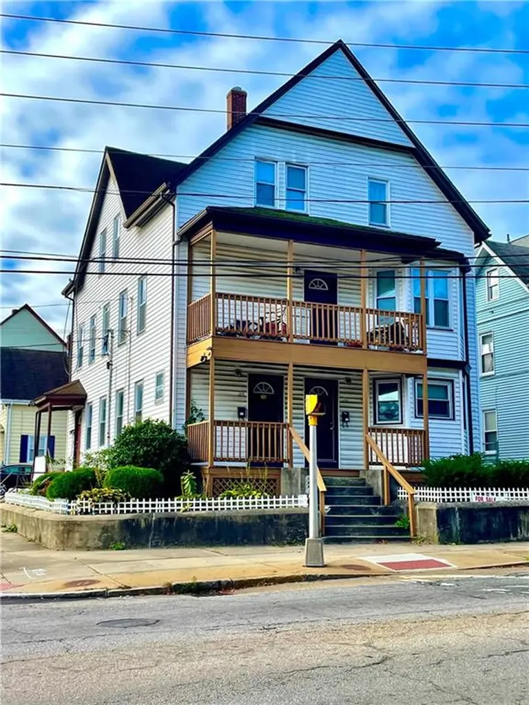 103 Hamlet Avenue Woonsocket RI 02895
