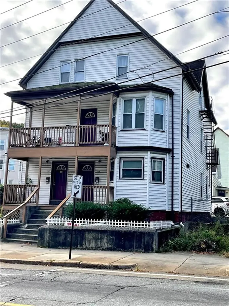 103 Hamlet Avenue Woonsocket RI 02895