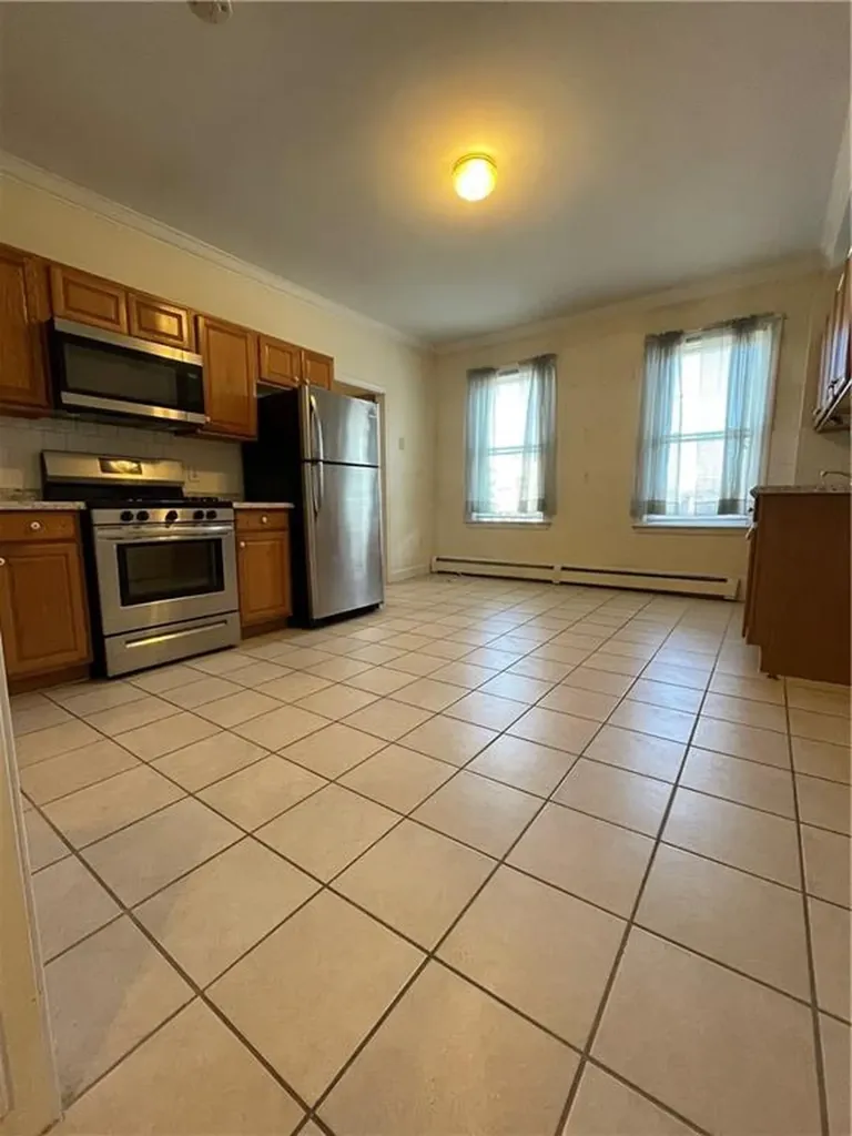 103 Hamlet Avenue Woonsocket RI 02895
