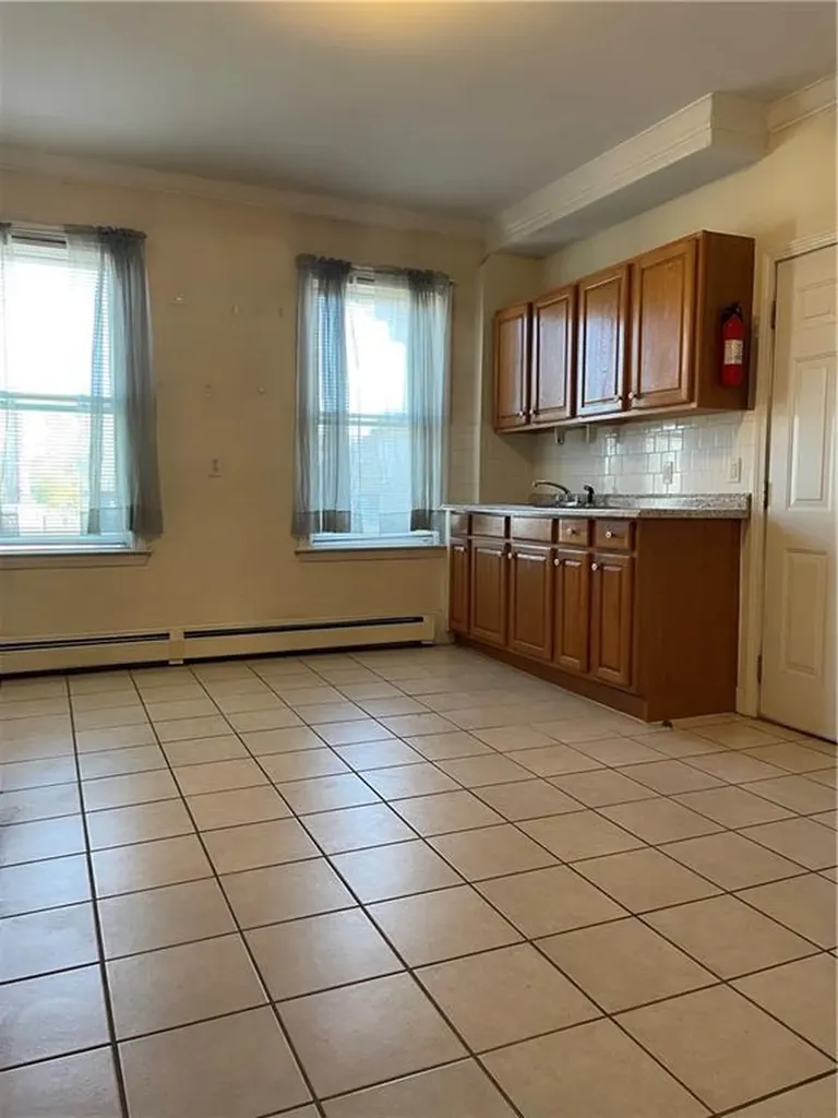 103 Hamlet Avenue Woonsocket RI 02895