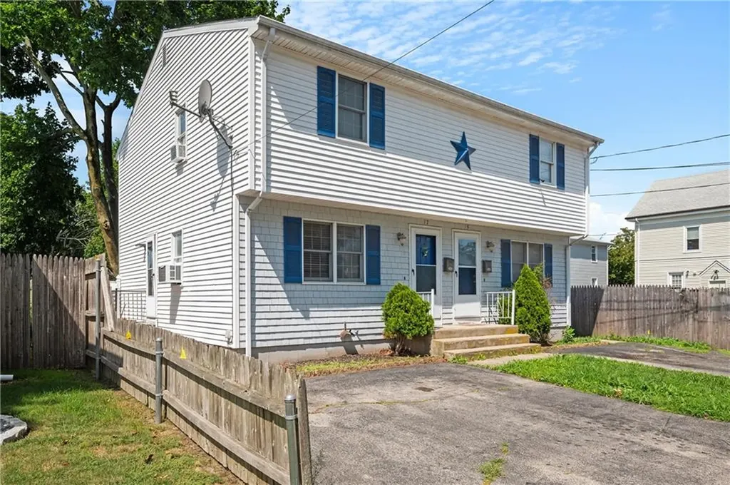 15 17 Lincoln Avenue Pawtucket RI 02861