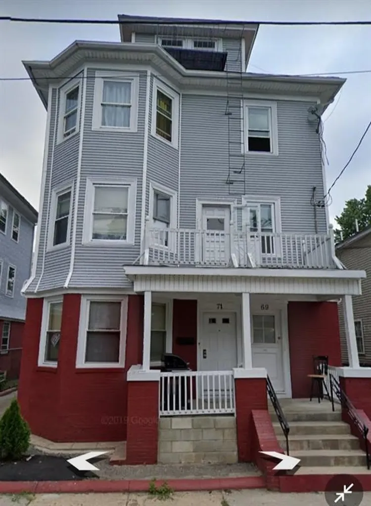 69 Glenham Street Providence RI 02907