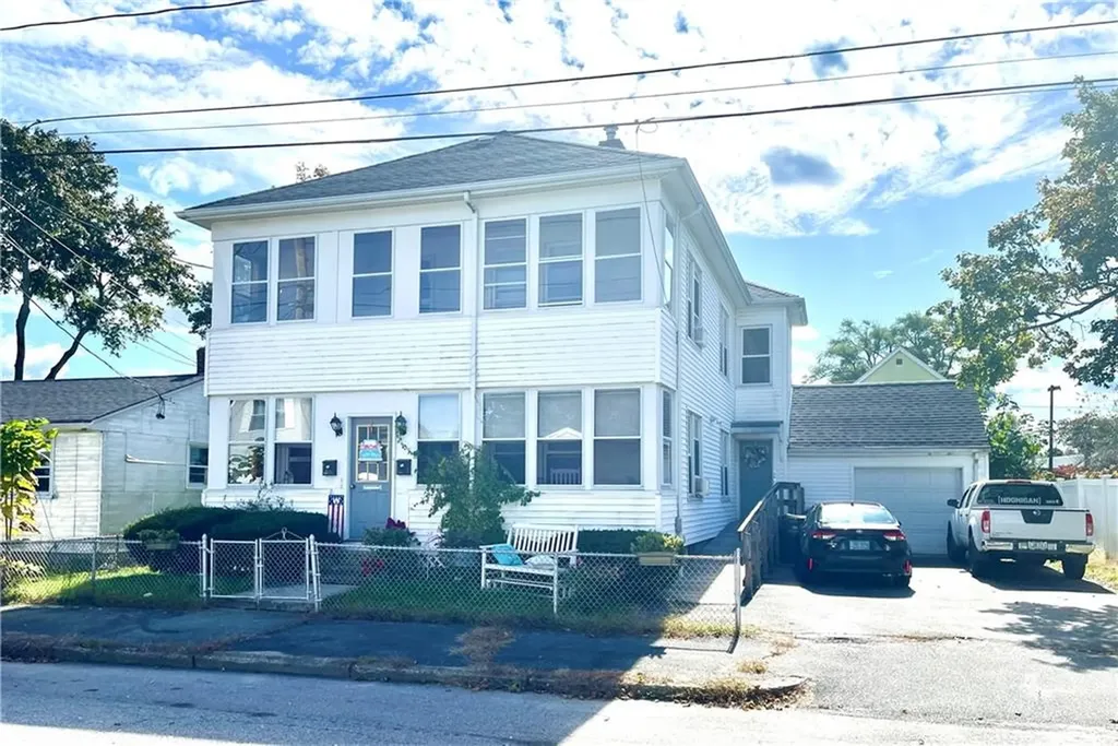 21 23 Drolet Avenue Pawtucket RI 02861