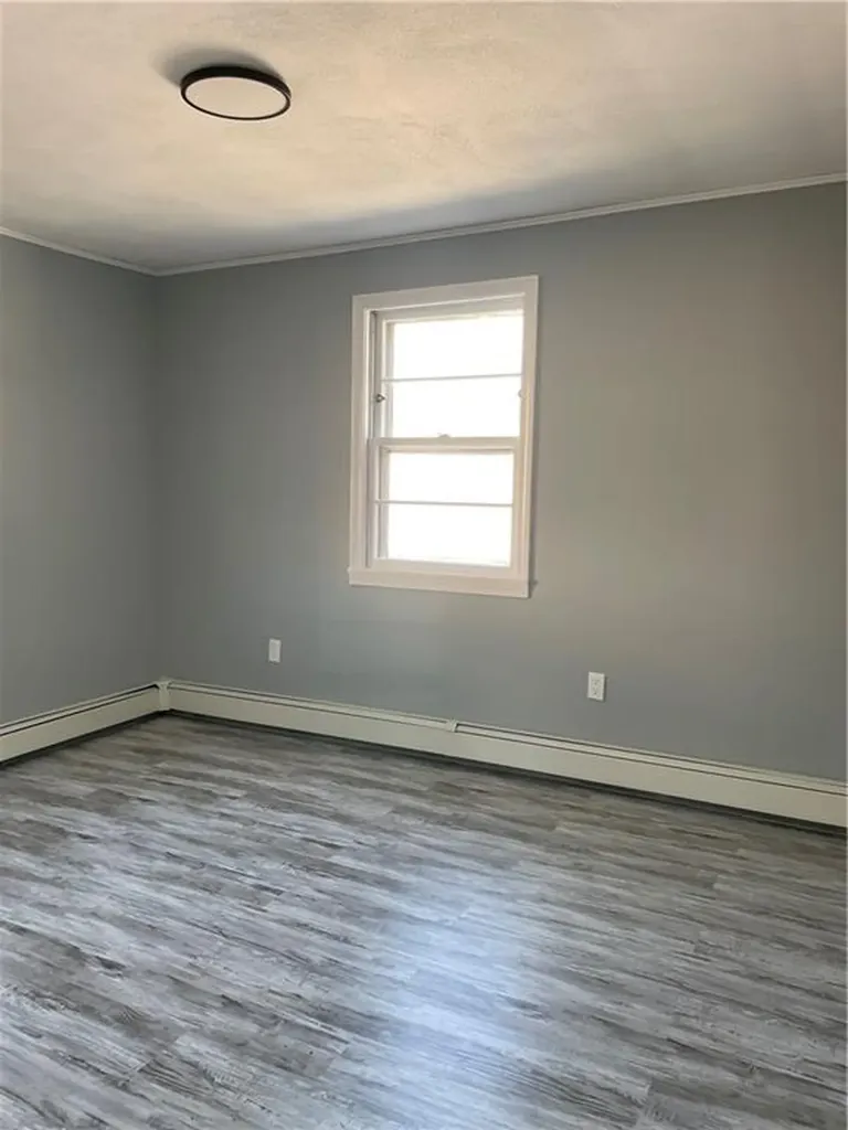 102 Ophelia Street Providence RI 02909