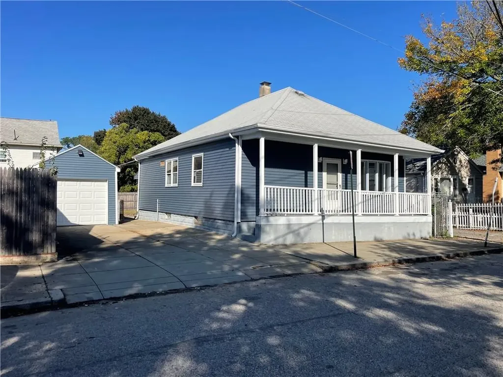 102 Ophelia Street Providence RI 02909