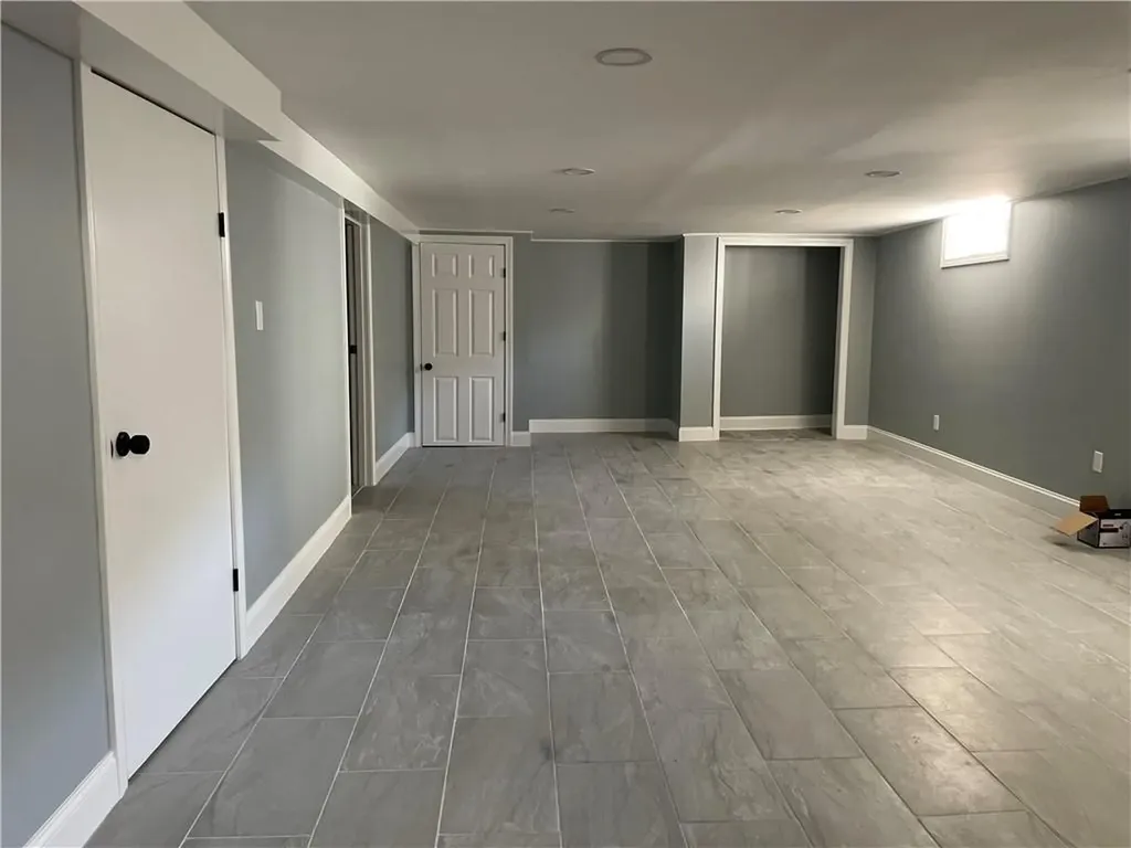 102 Ophelia Street Providence RI 02909