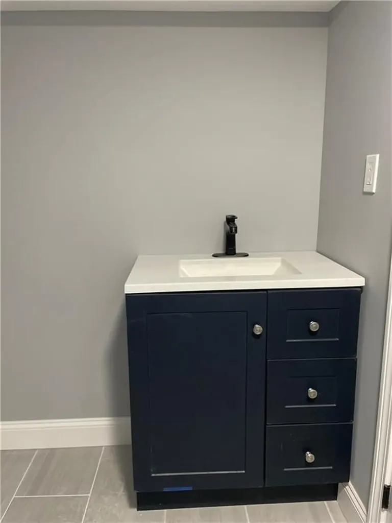 102 Ophelia Street Providence RI 02909