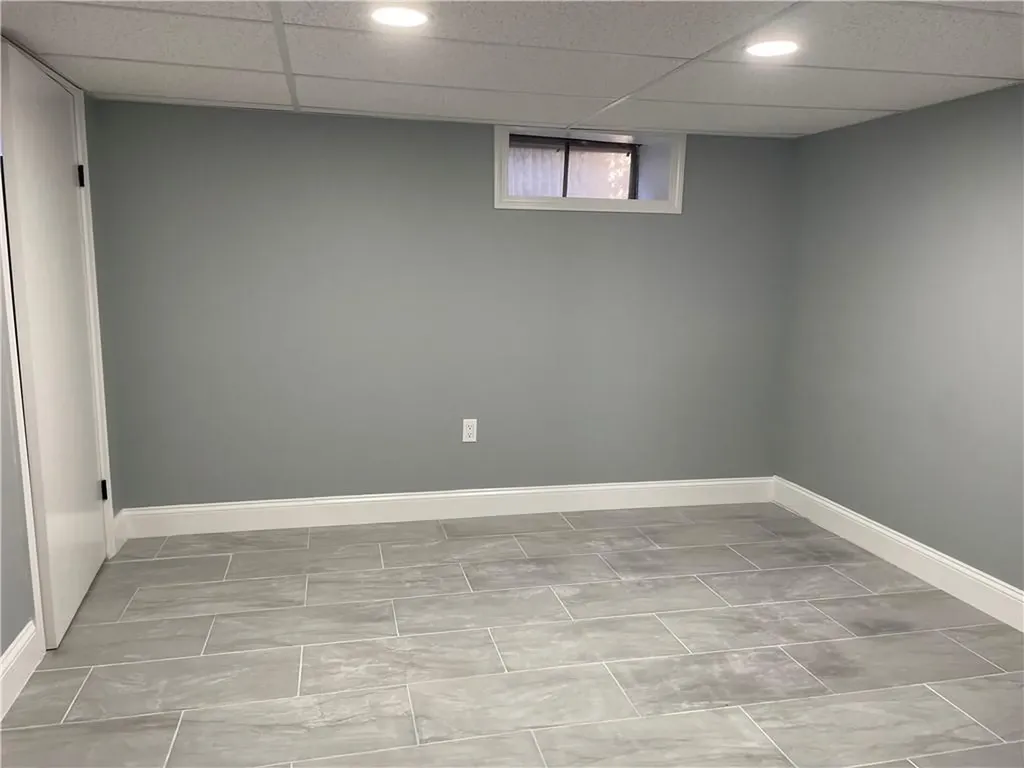 102 Ophelia Street Providence RI 02909