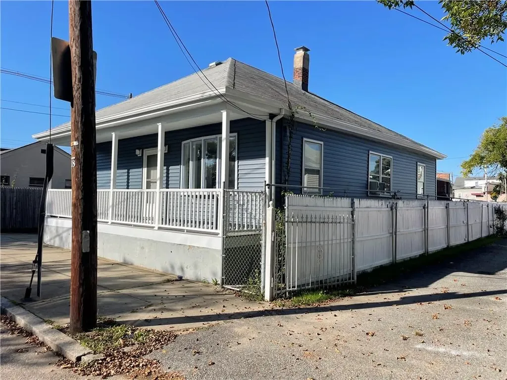 102 Ophelia Street Providence RI 02909