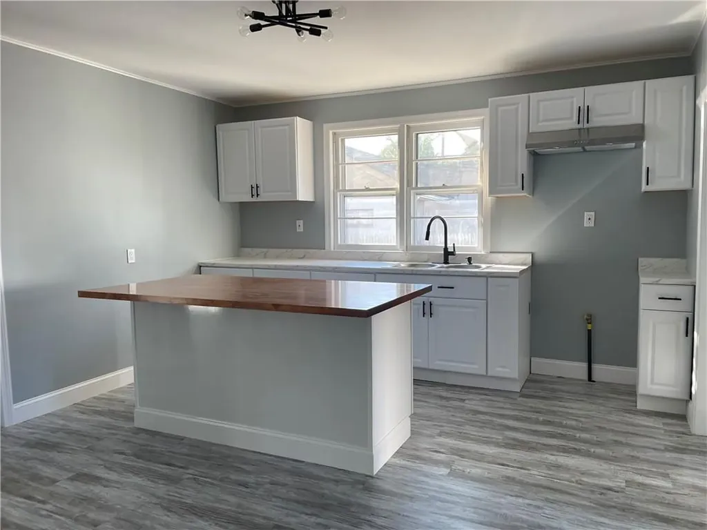 102 Ophelia Street Providence RI 02909