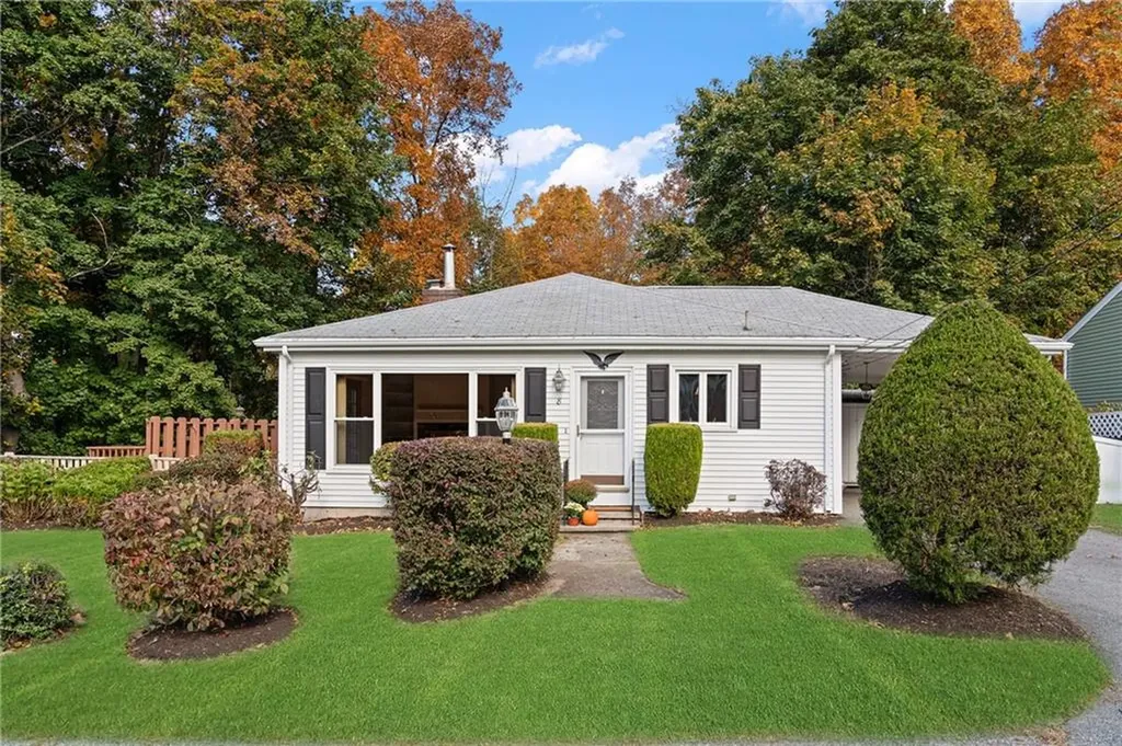 8 Welcome Road Smithfield RI 02917