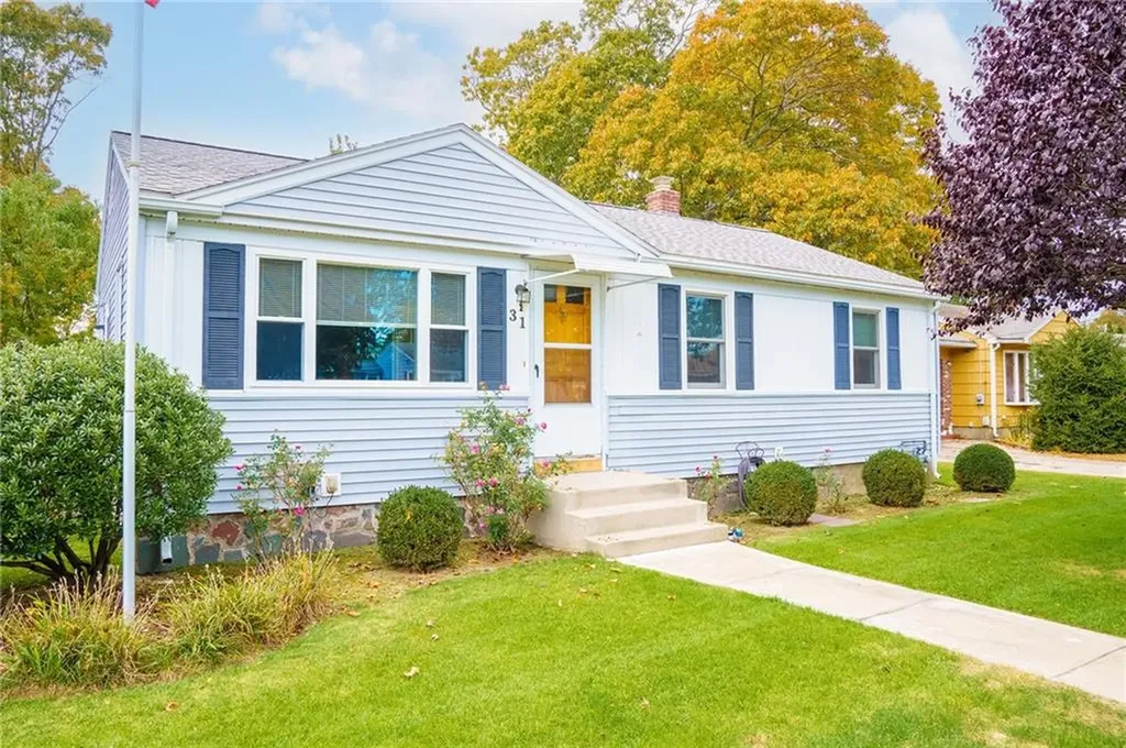31 Pettis Drive Warwick RI 02889