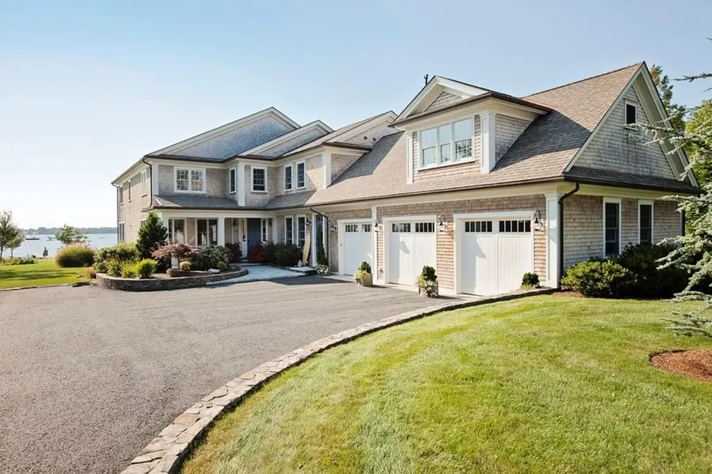 137 Ferry Road Bristol RI 02809
