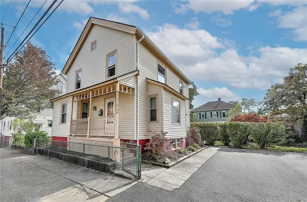 98 Fairview Street Providence RI 02908