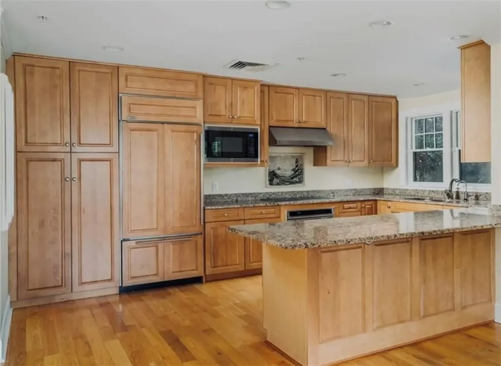 35 Knowles Court Jamestown RI 02835
