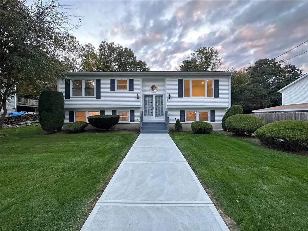 5 Augusta Avenue North Providence RI 02904
