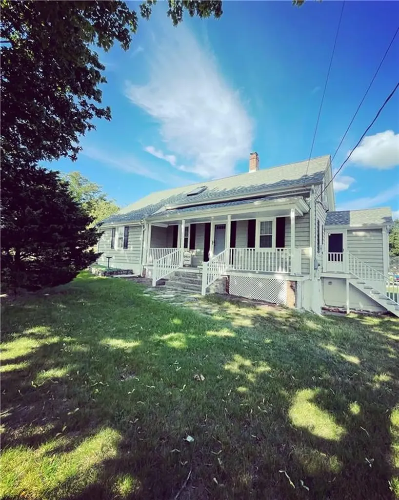 215 Turnpike Avenue Portsmouth RI 02871