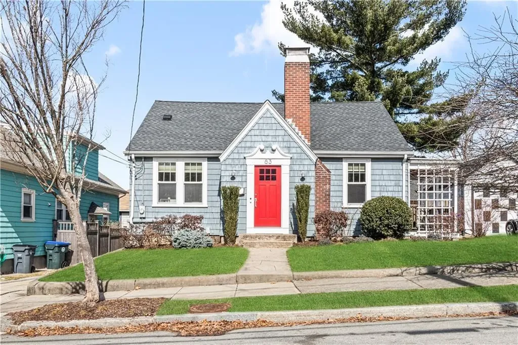 83 Colonial Road Providence RI 02906