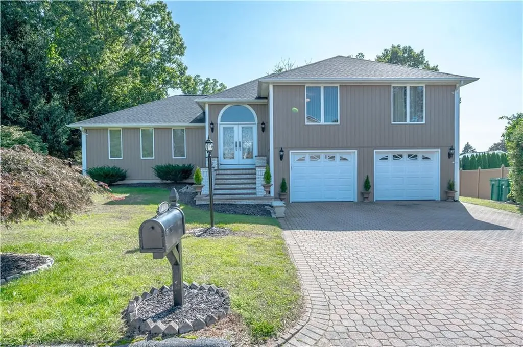 40 Sprague Circle Johnston RI 02919