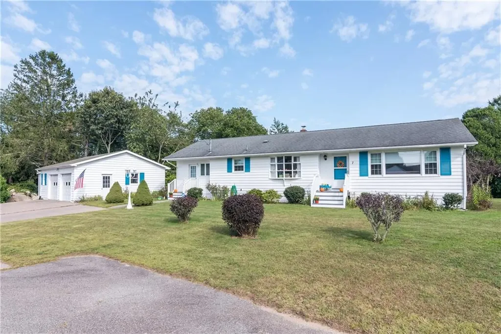 7 Gilleo Drive Westerly RI 02891