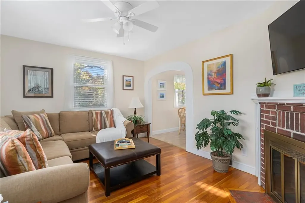 43 Maple Drive North Kingstown RI 02852