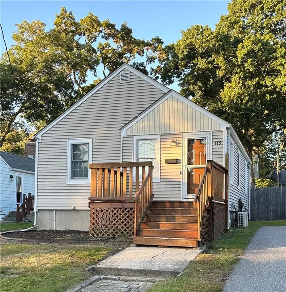 115 Davis Avenue Cranston RI 02910