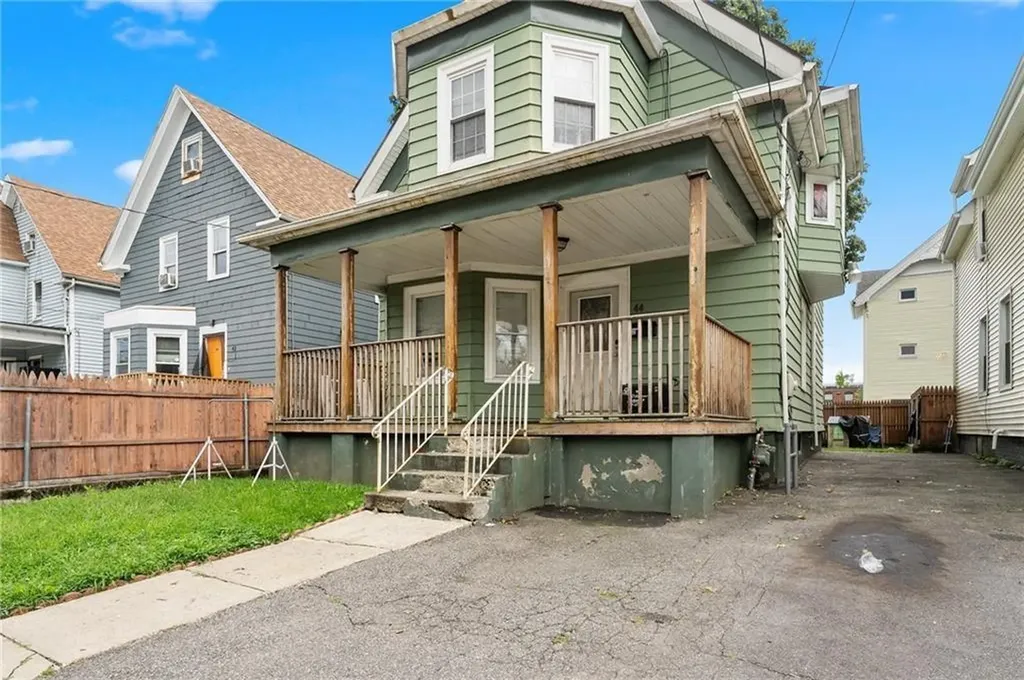 44 Glenham Street Providence RI 02907