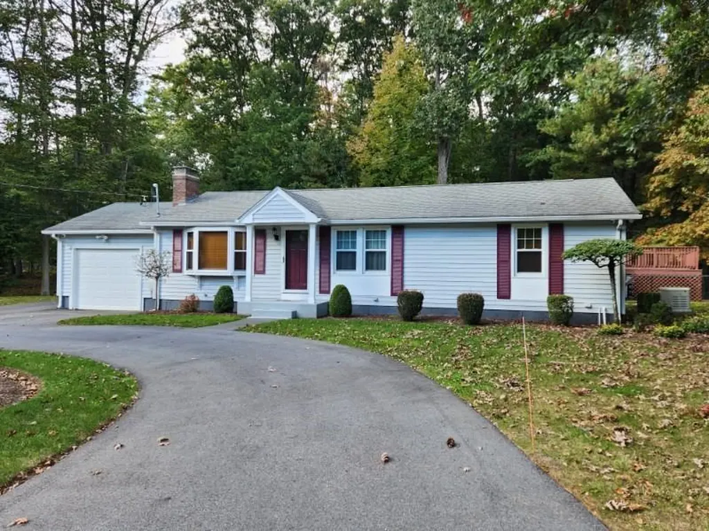 279 Twin River Road Lincoln RI 02865
