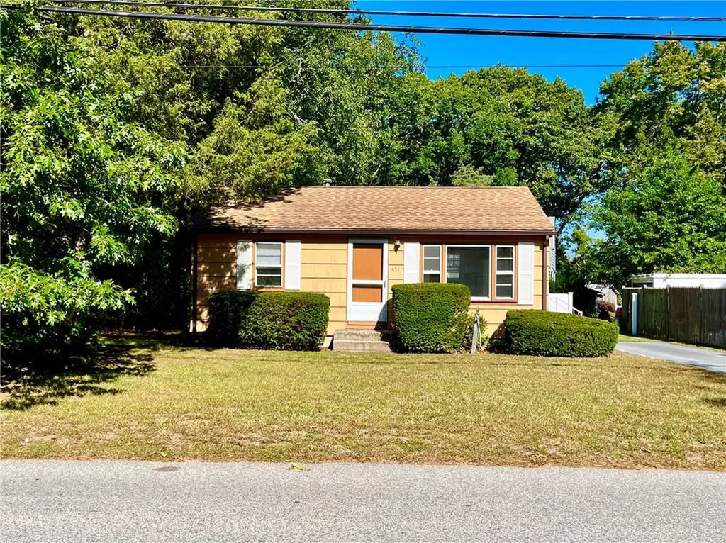 451 Namquid Drive Warwick RI 02888
