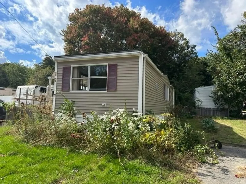 17 Stephanie Drive Pawtucket RI 02860