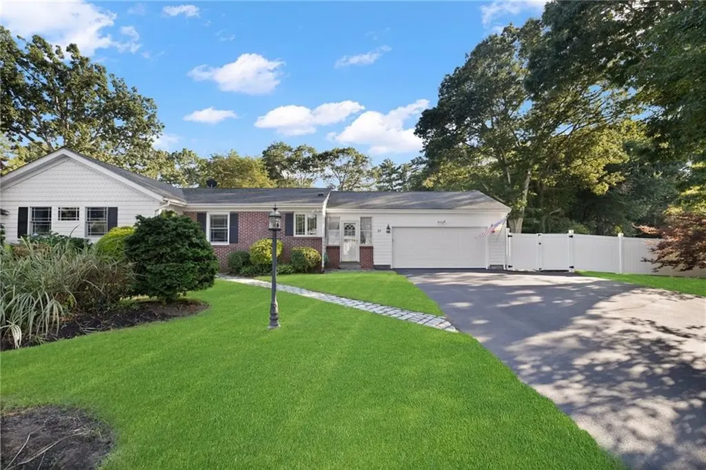 29 Christine Drive Barrington RI 02806