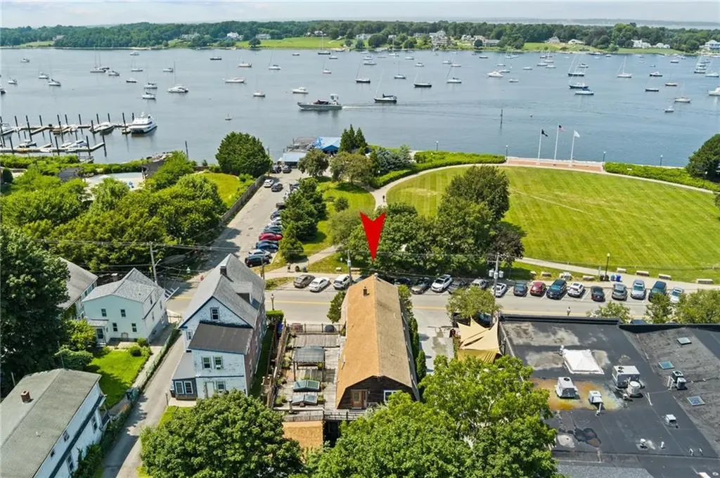 412 Thames Street Bristol RI 02809