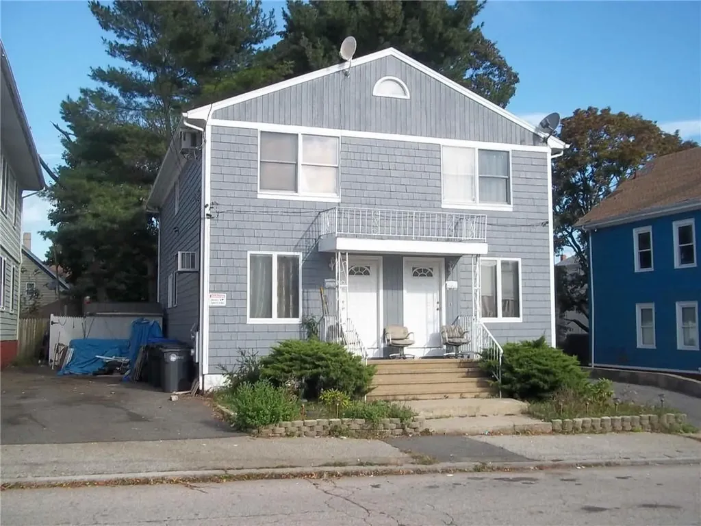 233 235 Roosevelt Street Providence RI 02909