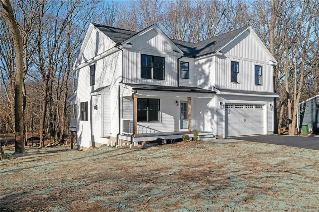 10 Carriage Drive Lincoln RI 02865