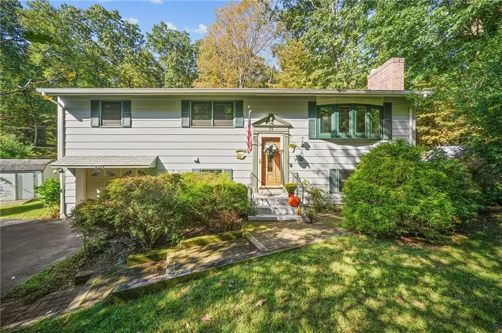73 Westwood Drive Cumberland RI 02864
