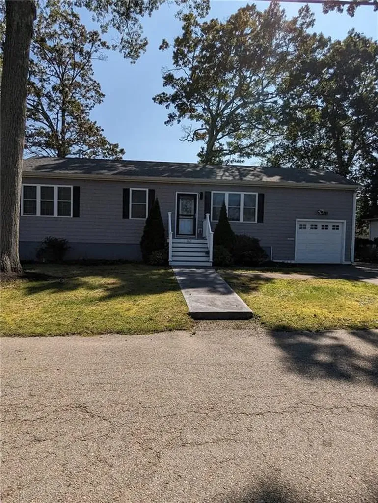 162 Vernon Street Warwick RI 02889