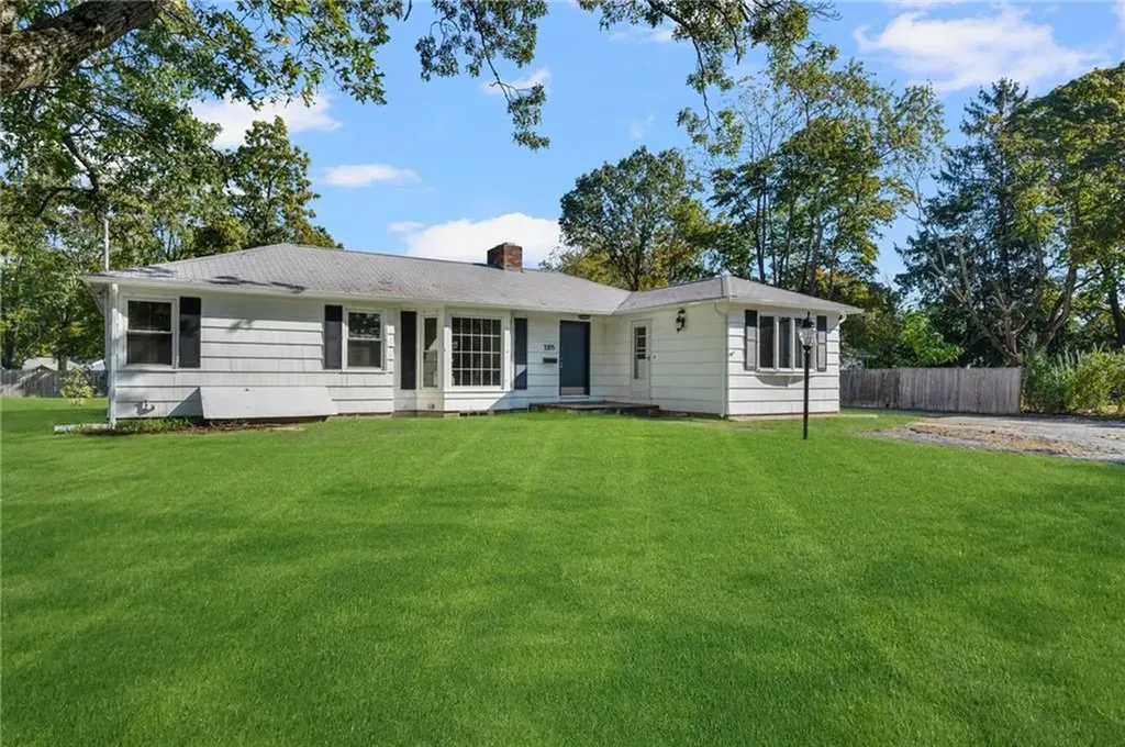 1105 Main Avenue Warwick RI 02886