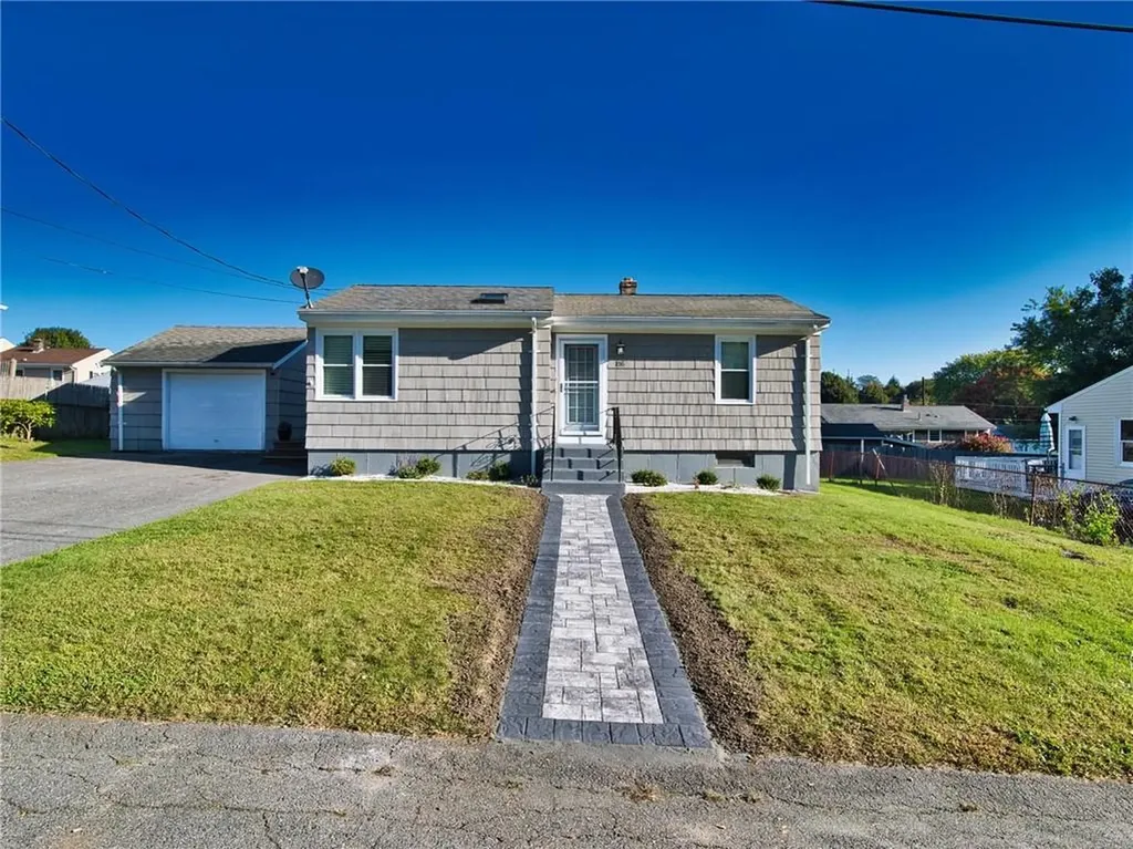 116 Evergreen Avenue Tiverton RI 02878